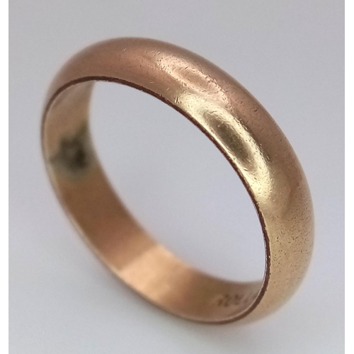 907 - A rolled gold band ring. Ring size N 1/2. Total weight: 2.8g