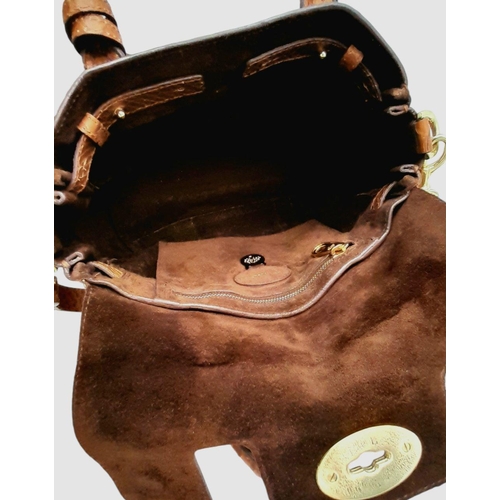 157 - A Mulberry Small Bayswater Satchel Bag. Textured exterior with gold tone furniture. Comes with a rem... 