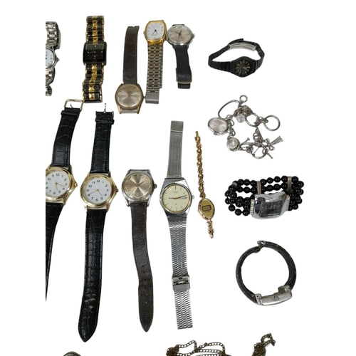 471 - A Mixed Lot of Vintage Watches and Pocket Watches. As found. 1.65k.