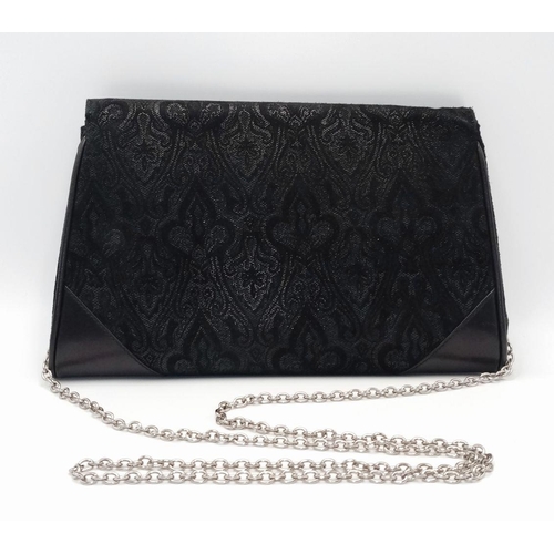 841 - A Vintage Italian Gianfranco Lotti Shoulder Bag. Decorative black textile and leather trim exterior.... 