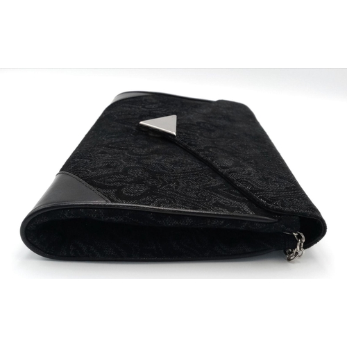 841 - A Vintage Italian Gianfranco Lotti Shoulder Bag. Decorative black textile and leather trim exterior.... 