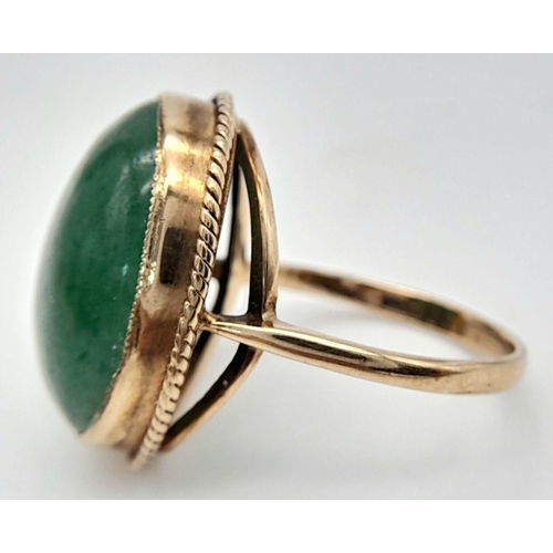 1508 - A 9k Yellow Gold Aventurine Cabochon Cut Ring, 6.1g total weight, 20x15mm aventurine, size Q.

ref: ... 