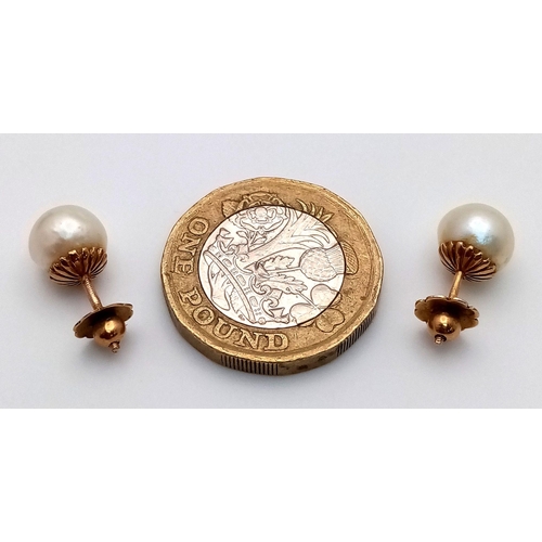 1347 - A Vintage Pair of 9K Gold, Pearl Stud Earrings. 2.5g total weight.