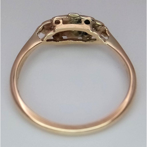 712 - A 9K YELLOW GOLD AND PLATINUM VINTAGE DIAMOND RING. 1.7G. SIZE M. SC5027