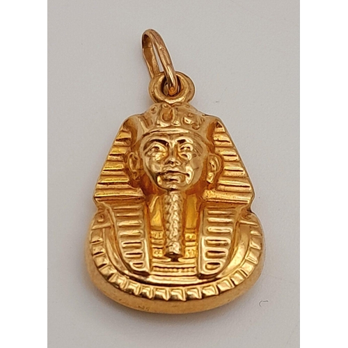 719 - A 9K YELLOW GOLD TUTANKHAMUN DEATH MASK CHARM/PENDANT. 1.5G. 25MM. SC5032