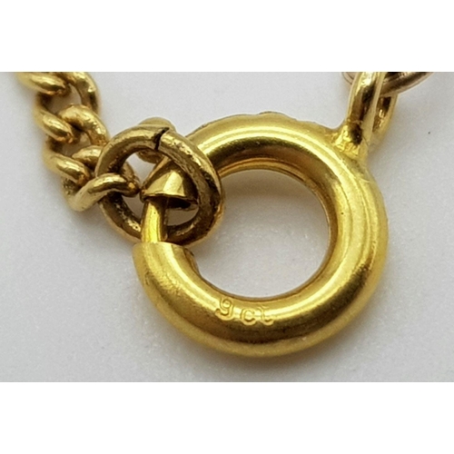 722 - A 9K Yellow Gold Petit Curb Link Necklace. 48cm. 3.3g.