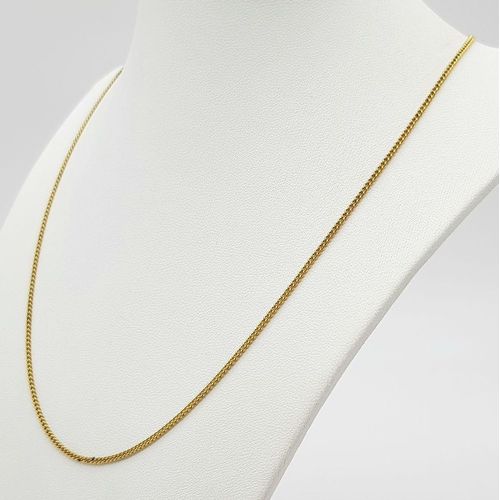 722 - A 9K Yellow Gold Petit Curb Link Necklace. 48cm. 3.3g.