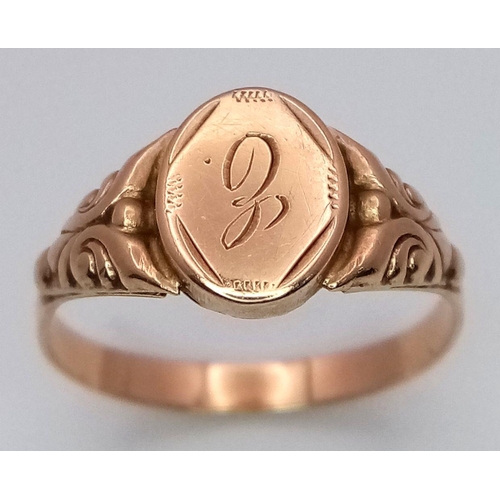 729 - A 9K Yellow Gold Initialled 'E' Signet Ring. Size L. 1.5g weight.