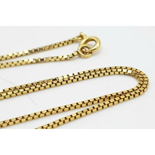 352 - An 18K Yellow Gold Venetian Link Necklace with a Stone Ready Empty Pendant. 36cm. 3.8g weight.