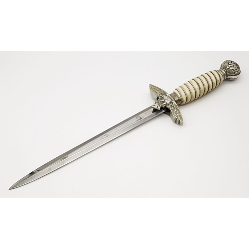 41 - A fine example of a second Pattern Luftwaffe Officers Dagger. Maker: S.M.F  (SMF - Solinger Metallwa... 