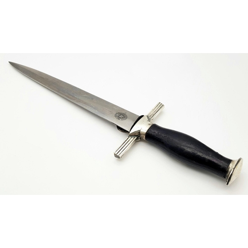 6 - A 3rd Reich 2nd Pattern R.L.B Leaders Dagger. Maker Weyersberg. Good condition all round, greased bl... 