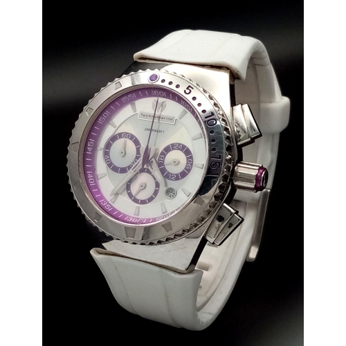 1136 - A Technomarine Quartz Chronograph Unisex Watch. White rubber strap. Stainless steel case - 38mm. Sil... 