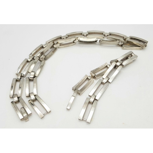 1285 - An Interesting Vintage (possibly 1930s) White Metal Elongated Link Necklace and Bracelet Set. 44cm a... 