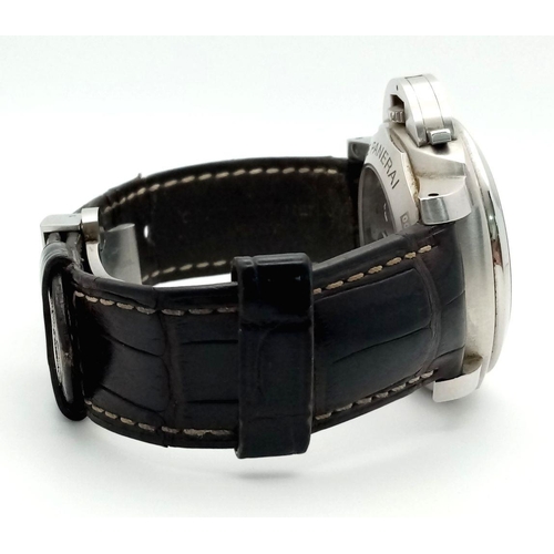 58 - A Panerai Luminor GMT Automatic Gents Watch. Black leather strap. Stainless steel case - 52mm includ... 