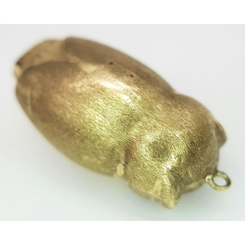 56 - Lovely 9 carat GOLD, OWL CHARM. Having sparkling Green Gemstone Eyes. Full UK hallmark. 1.56 grams. ... 