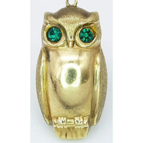 56 - Lovely 9 carat GOLD, OWL CHARM. Having sparkling Green Gemstone Eyes. Full UK hallmark. 1.56 grams. ... 