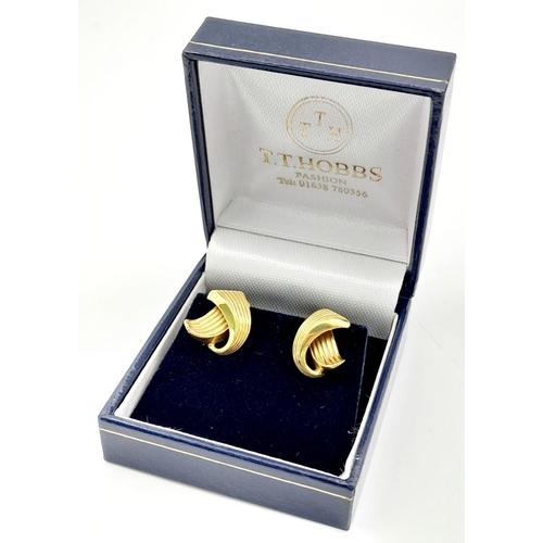 104 - Beautiful pair of 9 carat GOLD SCULPTED KNOT EARRINGS. Presented in jewellers earring box.  3.2 gram... 