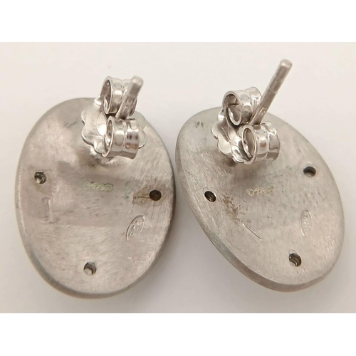 1059 - A STERLING SILVER STONE SET STUD EARRINGS 5.5G. Ref: H 5002