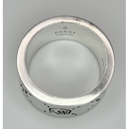 417 - A Gucci Sterling Silver Ghost Ring. Size L 1/2. 10g. Comes with a Gucci pouch and box. ref: STK01970... 