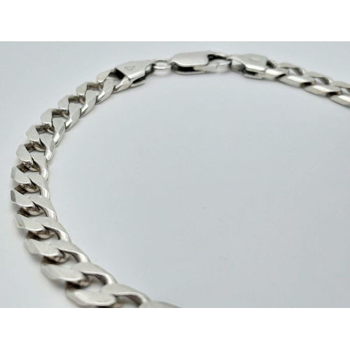 1044 - Classic SILVER CURB CHAIN BRACELET. Full UK Hallmark. 22 cm. Please see pictures.