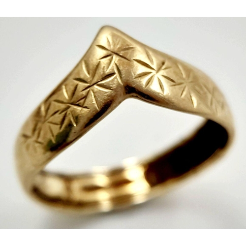 1072 - Vintage 9 carat GOLD RING  Chevron Wishbone style. Nicely decorated to top. Full UK hallmark. Comple... 