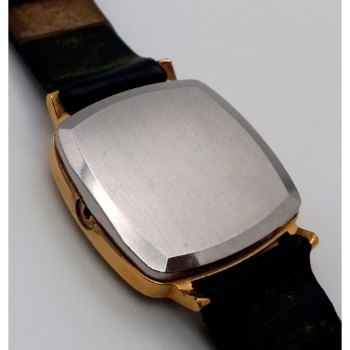 318 - An Vintage Omega Constellation Automatic Gents Watch. Black leather strap. Gilded case - 31.5mm. Gil... 