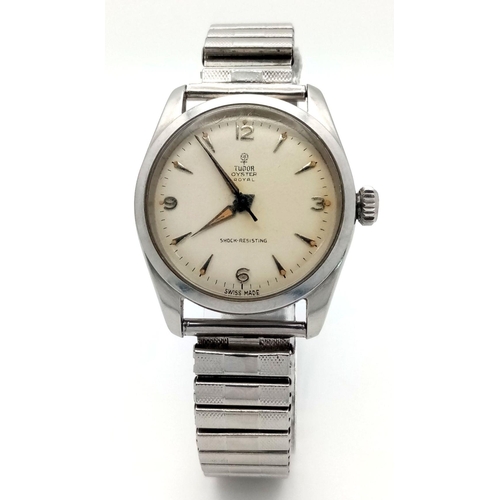 325 - A Rare Vintage Tudor Oyster Royal Gents Watch. Expandable bracelet. Stainless steel case - 34mm. Cre... 