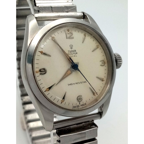 325 - A Rare Vintage Tudor Oyster Royal Gents Watch. Expandable bracelet. Stainless steel case - 34mm. Cre... 