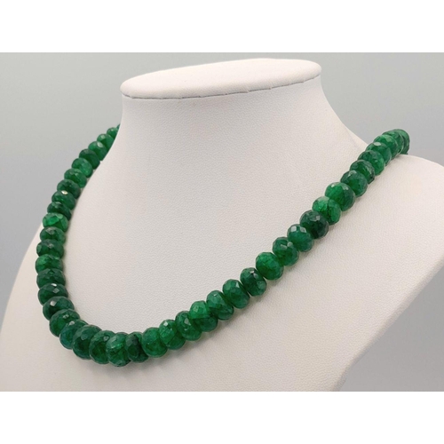 654 - A 925 silver necklace with a 308ct emerald gemstone and emerald clasp. Ref: CD - 1550.