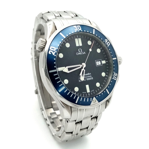 86 - A 1998 Omega Seamaster Gents Watch. Stainless steel bracelet and case - 40mm. Blue dial with date wi... 