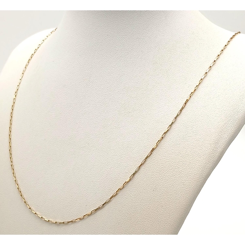 609 - Classic 9 carat GOLD CHAIN LINK NECKLACE. Having attractive open square links. Please see pictures. ... 