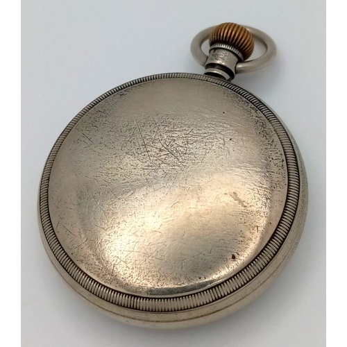 751 - A vintage gents pocket watch. In working order.