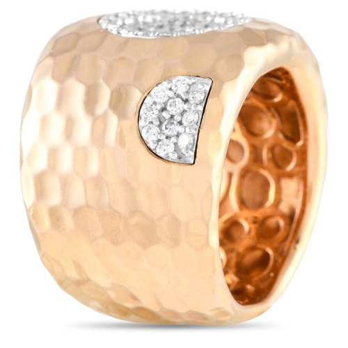 469 - A Roberto Coin 18K Rose Gold 1.0ct Diamond Ring. Hammered 18K Rose Gold setting, This piece features... 