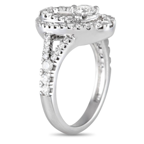 617 - A 14K White Gold 1.0ct Diamond Ring. Covered in sparkling Diamonds with a total weight of 1.0 carats... 