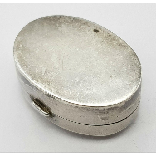 749 - Vintage SILVER PILL BOX. Oval shape with Nicely decorated lid. Opens and closes perfectly. 3 cm x 2 ... 