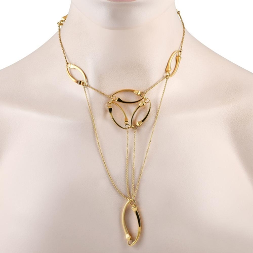 844 - A Gucci 18K Yellow Gold Necklace.  This statement-making accessory is crafted from 18K yellow gold a... 