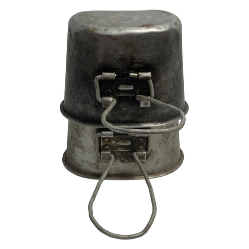 871 - A collection of Vietnam War battlefield U.S. military items, including a pair of plastic canteens, t... 