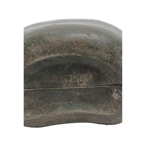 871 - A collection of Vietnam War battlefield U.S. military items, including a pair of plastic canteens, t... 