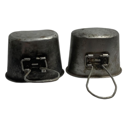 871 - A collection of Vietnam War battlefield U.S. military items, including a pair of plastic canteens, t... 