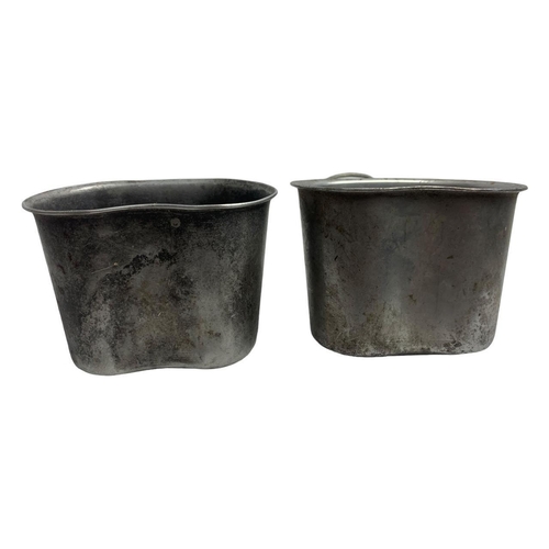 871 - A collection of Vietnam War battlefield U.S. military items, including a pair of plastic canteens, t... 