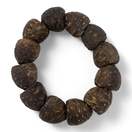 1213 - A rare vintage hand carved Agarwood Wood Bead Bracelet. The natural agarwood fragrance is well known... 