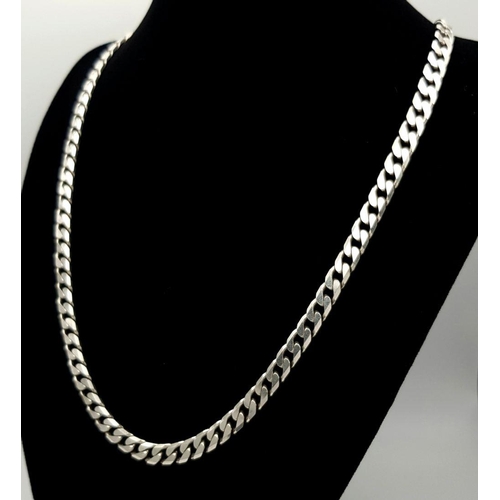 1137 - An Elegant Solid Silver 925 Curb Chain Necklace, 33.3 grams, 51cm.  In excellent condition.