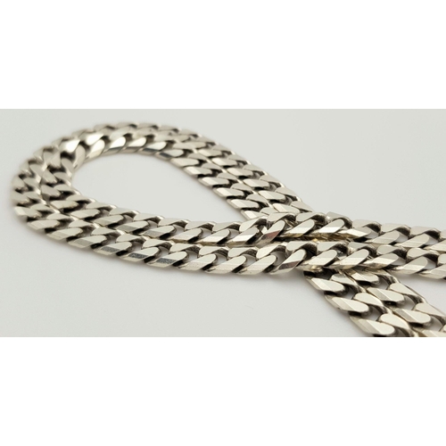 1137 - An Elegant Solid Silver 925 Curb Chain Necklace, 33.3 grams, 51cm.  In excellent condition.