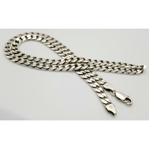 1137 - An Elegant Solid Silver 925 Curb Chain Necklace, 33.3 grams, 51cm.  In excellent condition.