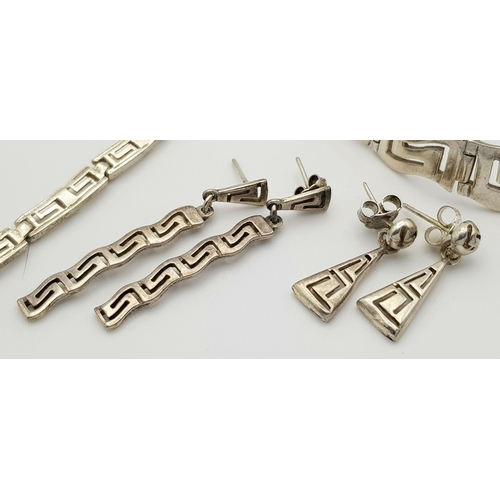 513 - A Beautiful Vintage Set of Sterling Silver Greek Key Jewellery Including A Bracelet, Earrings and Ne... 