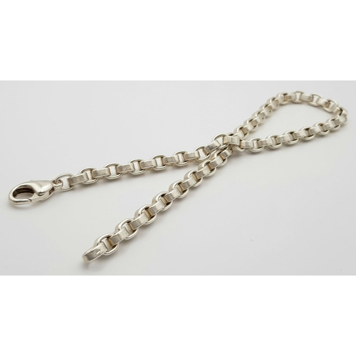 625 - A Chunky Solid Silver 925 Statement Belcher Chain Necklace, 85 grams, 42cm. In excellent condition.