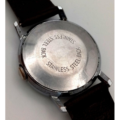 1453 - Gentleman vintage TIMEX WRISTWATCH. Finished in stainless steel. Recently fitted Quality leather str... 