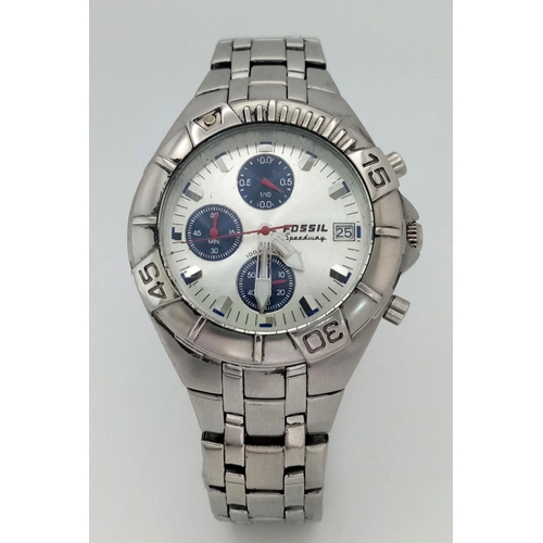 1365 - A Fossil Speedway Quartz Chronograph Gents Watch. Stainless steel bracelet and case - 42mm. Silver t... 