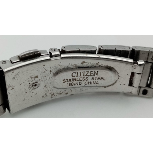 461 - A Vintage Citizen Eco Drive Gents Watch. Stainless steel bracelet and case - 36mm. Blue dial with da... 