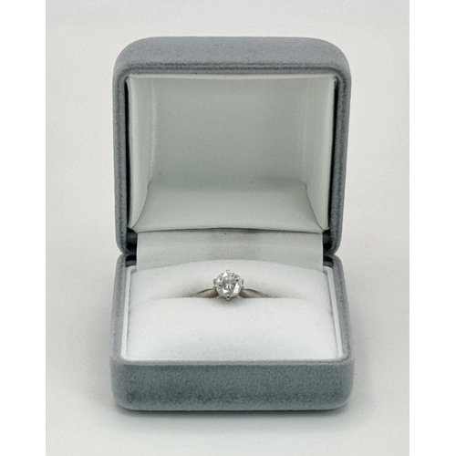 632 - A STUNNING DIAMOND SOLITAIRE RING WITH A TOP QUALITY 0.80ct DIAMOND SET IN 18K GOLD. 2.5gms    size ... 